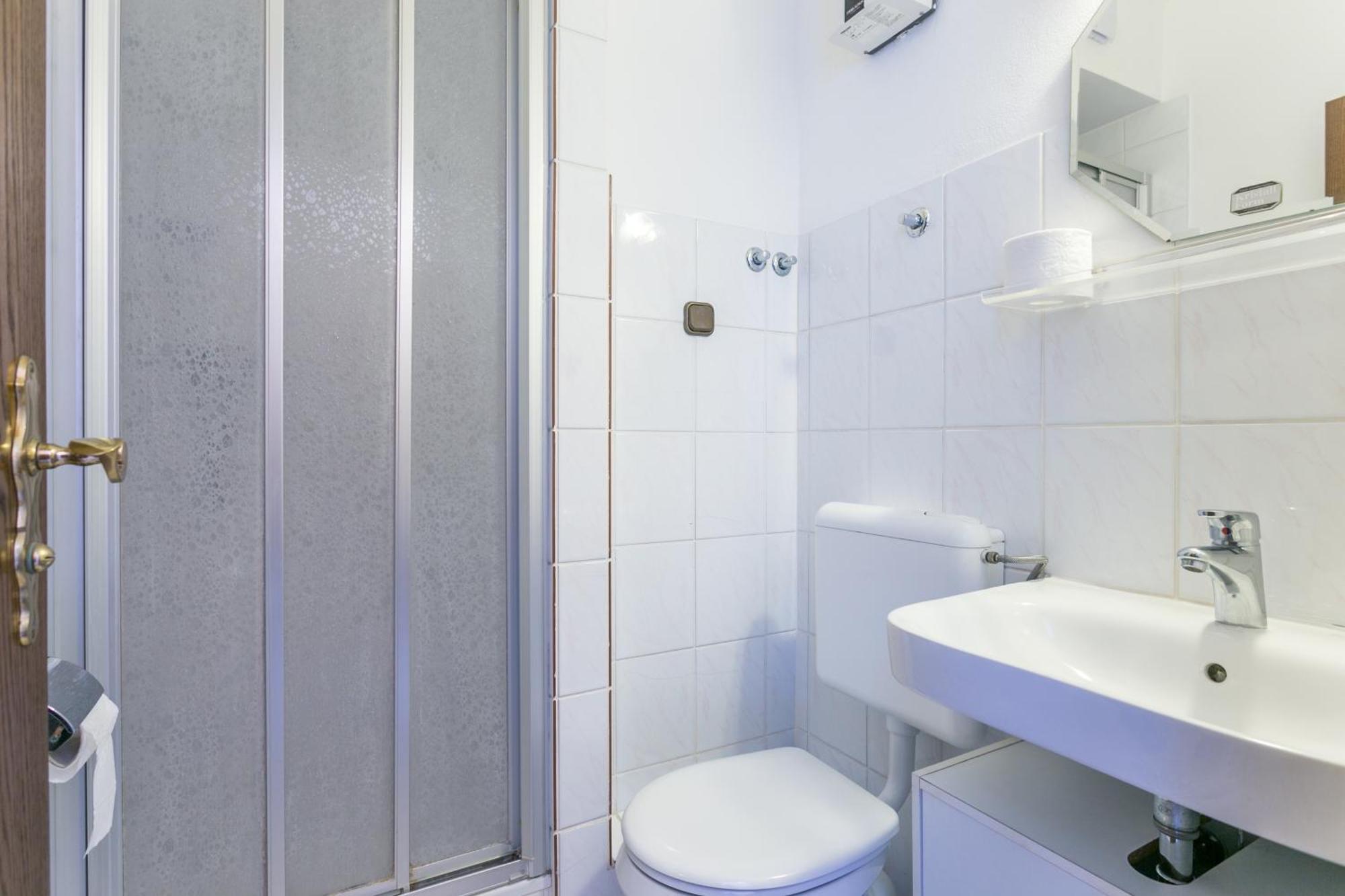 Seaside Apartments With A Swimming Pool Okrug Gornji, Ciovo - 11374 Trogir Exterior foto