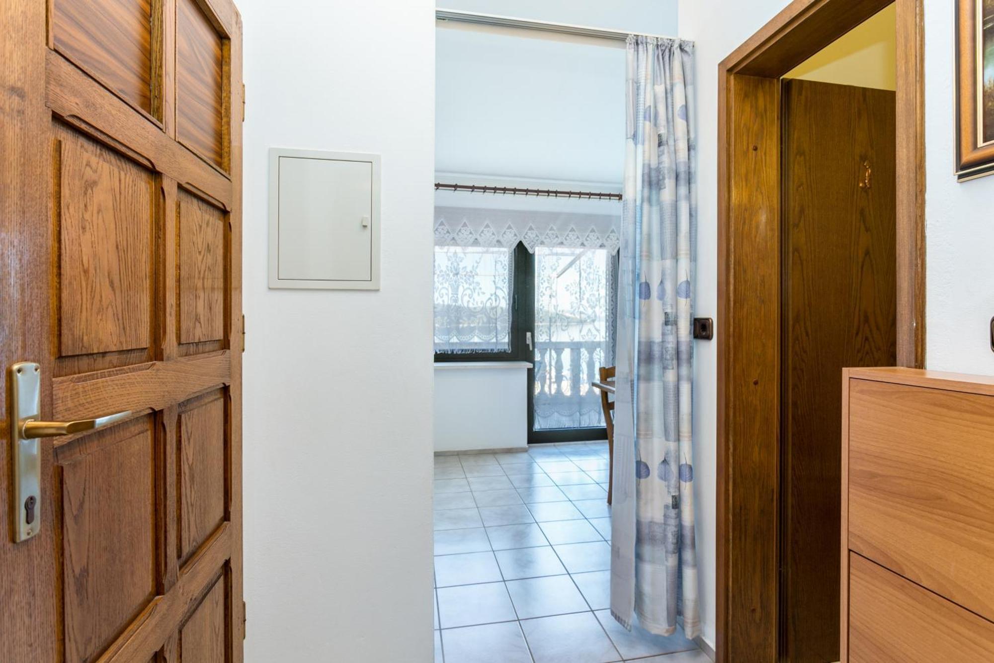 Seaside Apartments With A Swimming Pool Okrug Gornji, Ciovo - 11374 Trogir Exterior foto